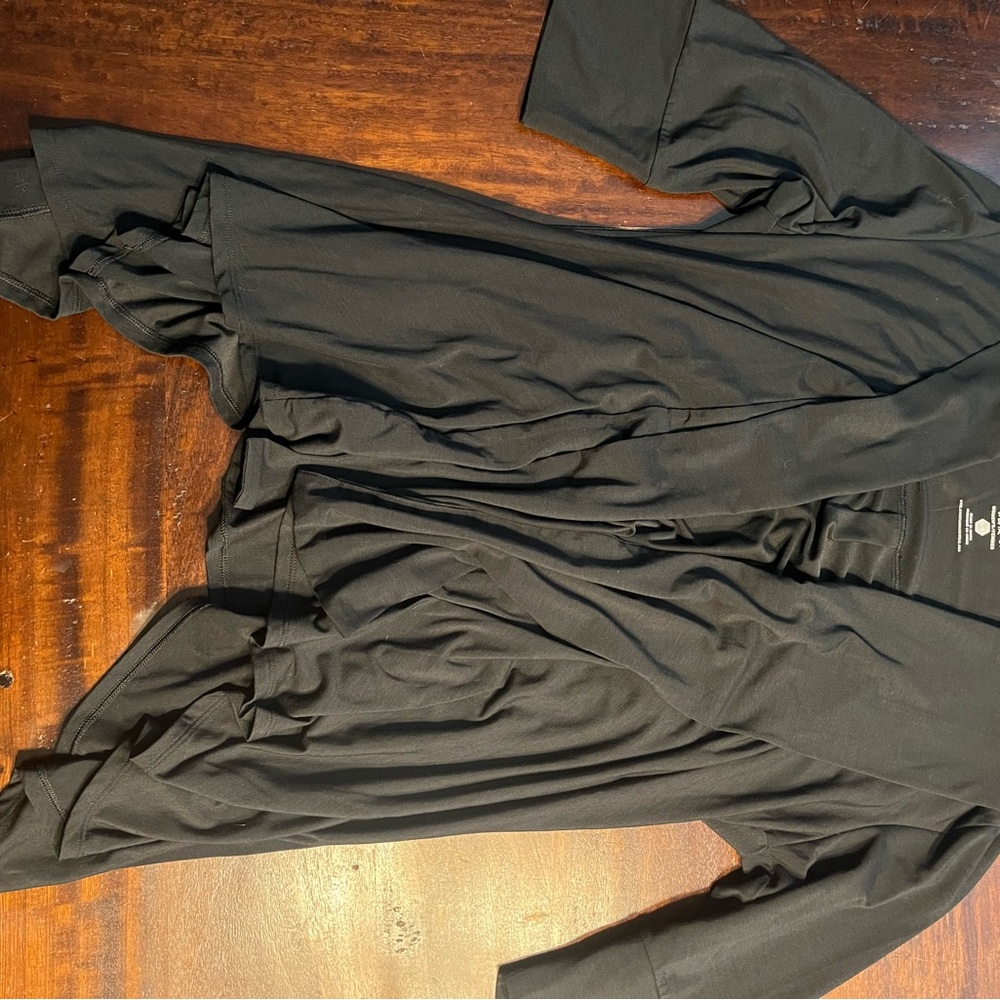 Mountain Hardwear Black Performance Top